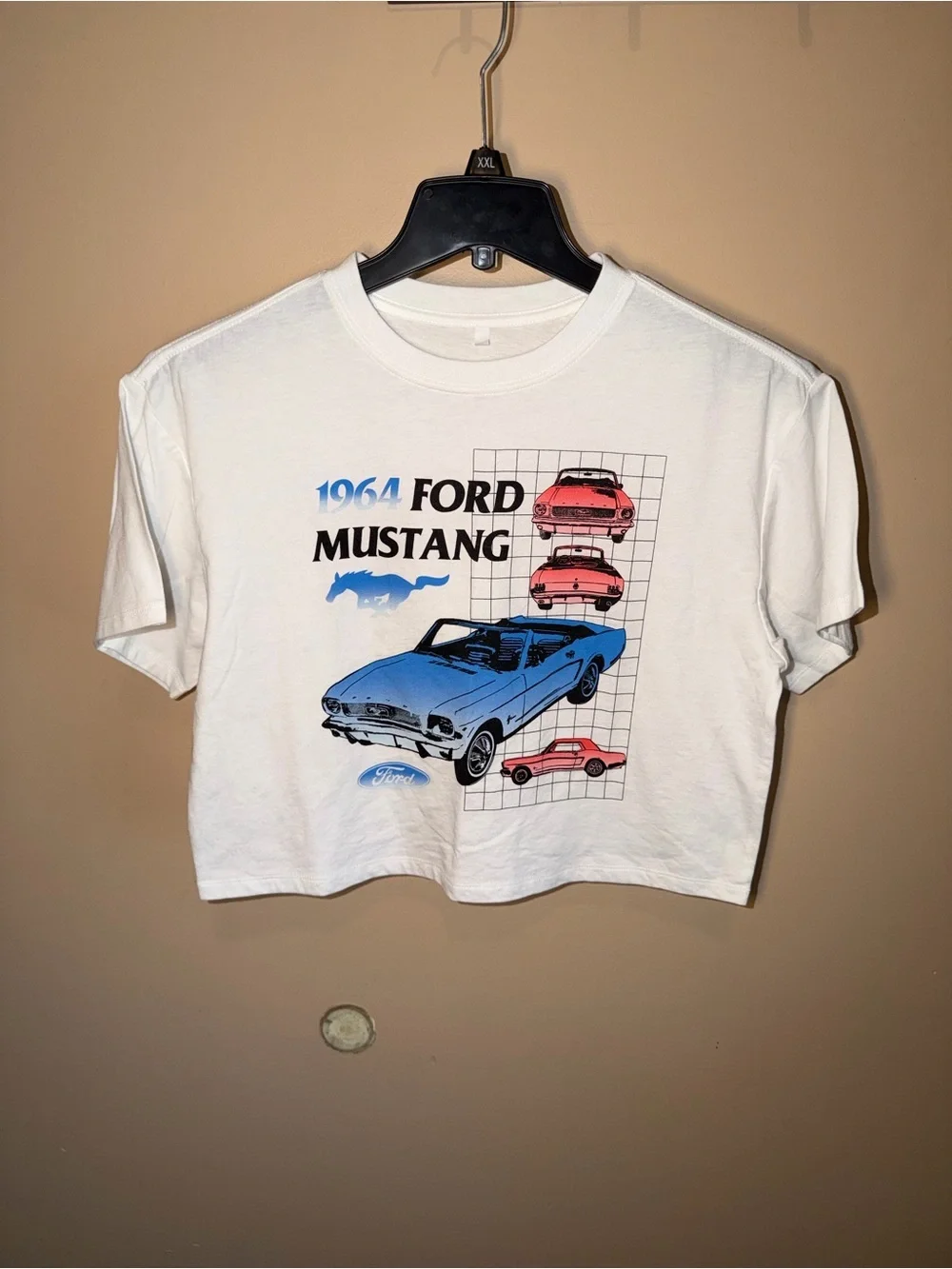NWOT Unbranded Ford 1964 Mustang Car Logo White Cropped Tee - Picture 2 of 5